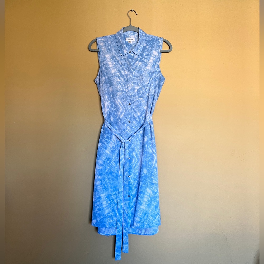 Calvin Klein Sleeveless Blue and White Button-up Midi Dress Excellent Condition